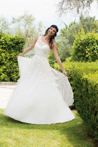 Brautkleid VALENTE in schönem weiß von kleemeier