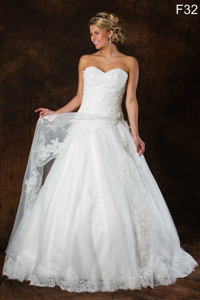 brautkleid-von-allure-mit taft