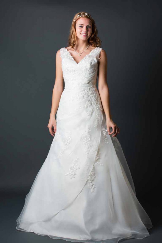 Brautkleid mit Stickereien