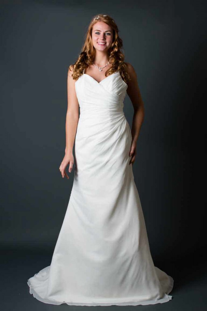 Brautkleid gerafft mit tüll